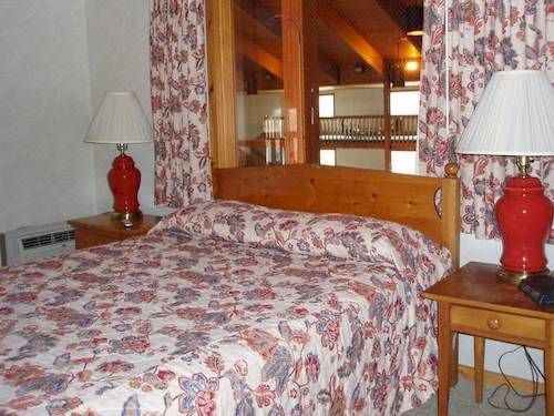 High Village Breezy Point Extérieur photo